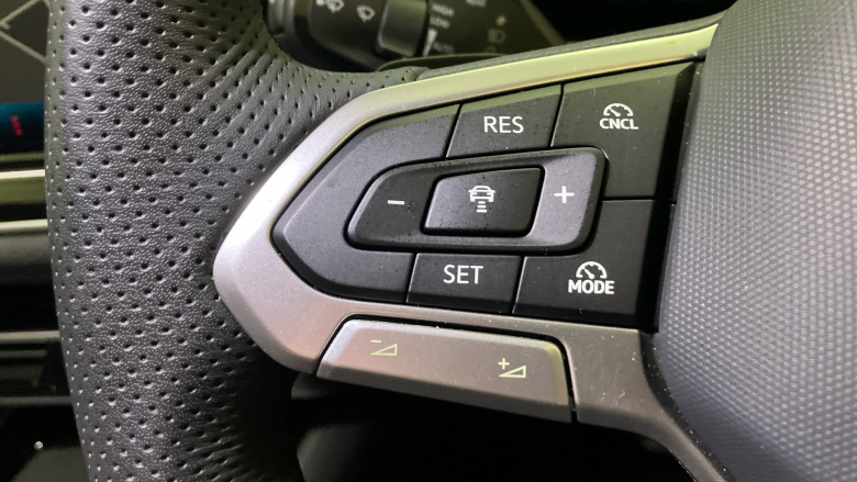 Volkswagen Passat 1.5 TSI eHybrid 272 R-Line 5dr DSG Estate